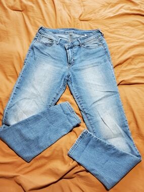 Old Navy Women’s Skinny Jeans in Light Blue - Classic Everyday Denim
